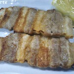 鶴亀 - 豚バラ２本 280円(税込)(2020年12月28日撮影)