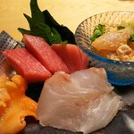 築地寿司清 - お刺身５点盛り 右上が鯛のあん肝和え