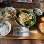 Mrs.ｙ - 野菜炒め&エビフライ定食　1,000円