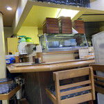 富士 - カウンター席
      調理風景を見ながら頂くことができます