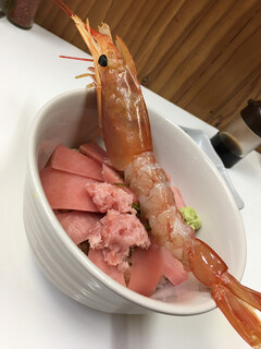 ichibanomeshiyamammarushokudou - 大漁マグロ大海老丼1000円