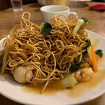 南海飯店 - かたい焼ソバの麺