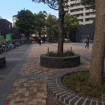 タパス＆タパス - アクセス その１　用賀駅北口屋外エスカレーターを上がったら左へ　ここを直進