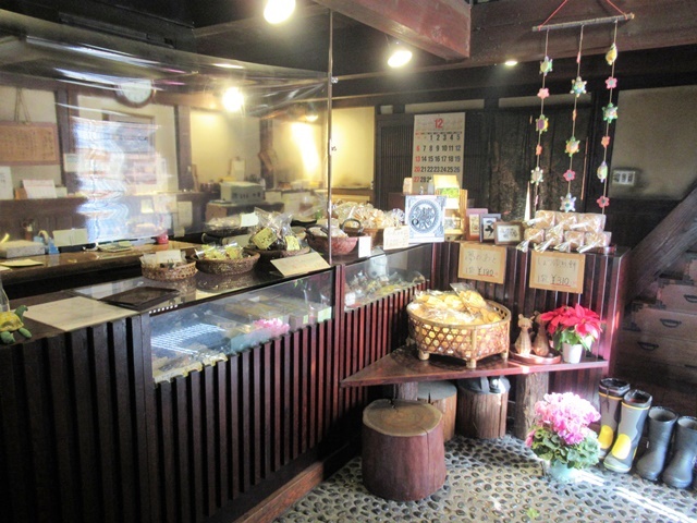 八重吉煎餅店（亀の子せんべい） - 奥州市その他（和菓子）の写真