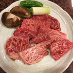 肉の森田屋 - 網焼きコース梅のお肉
            ロース&赤身ロース（一人前130g））