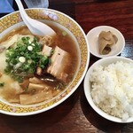 中国麺 青龍 - 醤油ワンタン麺