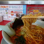 ラーメン山岡家 - 麺は硬めでこんな感じ