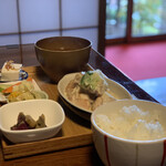 Niwato Bungaku - 定食　チキンフリカッセ
