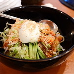 萬寿苑 - 辛くも甘みがイケてる、ビビン麺