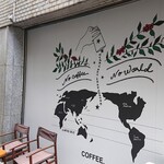 Coffeedot - お店横の洒落た看板。