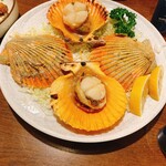 ろばた仁 - ヒオウギ貝網焼き(バター醤油で！〜)