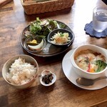 ジャム cafe 可鈴 - 【週替わりランチ(1,050円)】お料理が出揃いました。