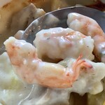 ジャム cafe 可鈴 - 【メインの「チキンと海老と栗のグラタン」】プリえび～♪