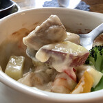 ジャム cafe 可鈴 - 【メインの「チキンと海老と栗のグラタン」】ホクいも～♪