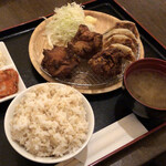 札幌ザンギ本舗 - ザンギと焼き餃子定食・ごはん中（2020.12）