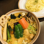 SOUP CURRY KING - チキン野菜カリー+マッシュルーム〜辛さ4番〜ライス普通