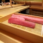 鮨 さかい - 出待ちの鮪さん