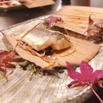 酒肴 大阪まんぷく堂 - カマスの杉焼き