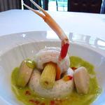 綱町三井倶楽部 - 真鯛のムースのポンポネット海の幸をのせて