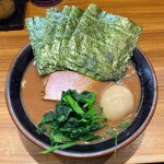 輝道家 - ラーメン750円麺硬め。海苔増し60円。
