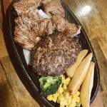 ステーキ&ハンバーグ かな井 - ●よくばりランチ　1,450円＋tax
            ハンバーグ120gカットステーキ100g
            サラダ、ソフトドリンクorお味噌汁
            
            