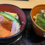 天然温泉吉野　桜の湯 御宿野乃 - 海鮮丼と大和鶏のおすまし