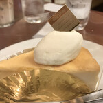 シャポーブラン - パルメザンスフレチーズケーキ