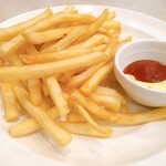 ガスト - 料理写真:大盛ポテトフライ