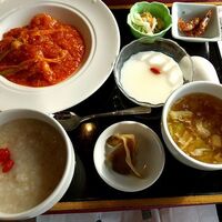 謝朋殿 幕張店 - 海老チリランチ（全景）