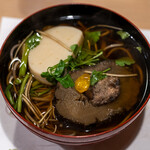 うを徳 - 2020.12 年越し蕎麦（蒲鉾、堀川牛蒡の鶏肉詰め、芹）