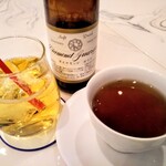 神戸牛洋食アモナ - ダイヤモンドガラナと本日の紅茶