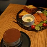 72°ジューサリー + カフェ バイ デイヴィッドマイヤーズ - 