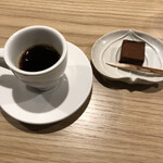 吉花 - コーヒーとチョコ。うまーし