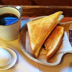 カフェOB - ブレンドコーヒー（￥２２０）、ハムチーズトースト（￥１１０）、茹で玉子（￥６０）