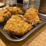 骨付鳥、からあげ、焼鳥 がブリチキン。 - 骨なしもも