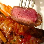 シェ・トト - 豚なのにレアな焼き加減