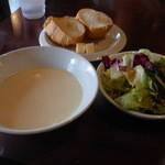 14371892 - 豆乳スープ・サラダ・バケット