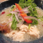 Idonokafe Terasu Ando Nana - 蒸し鶏と地元野菜の中華がゆアップ