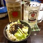 三酉屋 - ジンビームハイボール瓶980円別とお通しの塩昆布キャベツ300円別