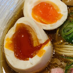 麺屋 さくら井 - ・特製味玉らぁ麺（醤油）味玉 アップ