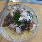 Okonomiyaki Ikoi - もち・ぶた玉うどん入り（取り分けて）