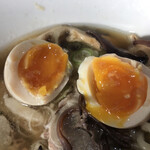 自家製太麺 渡辺 - DXは味玉入り