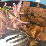 ガラムマサラ - アツアツの鉄板で登場！