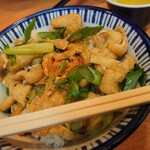 Chikara mochi - きつね丼540円✨七味も添えると油揚げだけでご飯が進む中毒性！