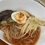 焼肉・定食・冷麺 味楽苑 - ハーフ冷麺