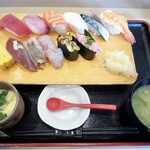 寿司 魚がし日本一 - 茶碗蒸しとお味噌汁付き