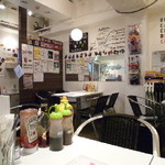 エスビーダイナー コウベ - ポップな店内