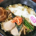 カネダイ - ワンタン麺850円