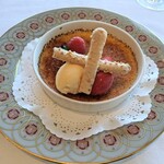 ル シエール - クレームブリュレ　バニラアイスと木苺のシャーベット