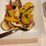 アントニオ デル ポライオーロ - 野菜と蛤